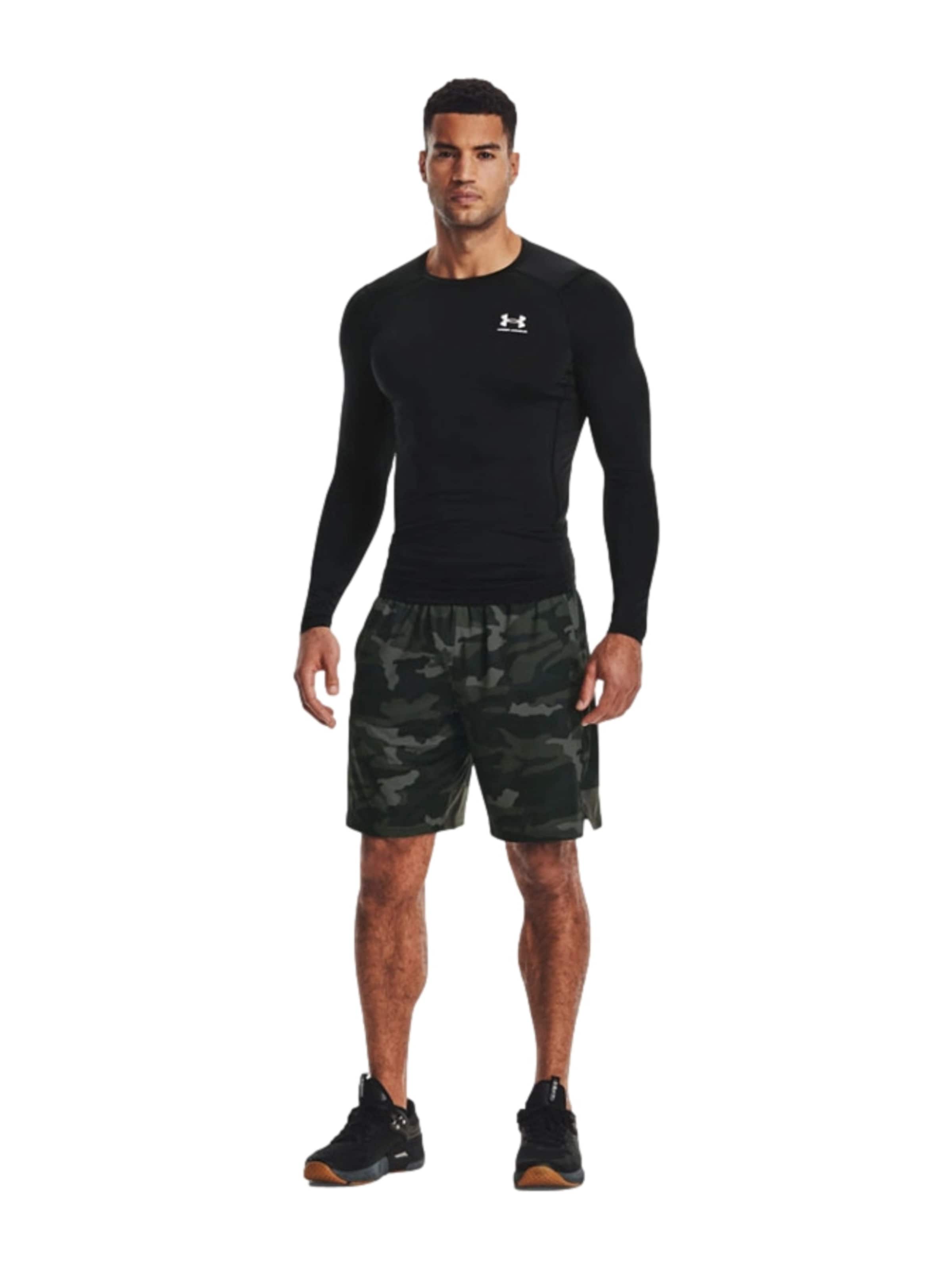 Maglietta di UNDER ARMOUR in nero