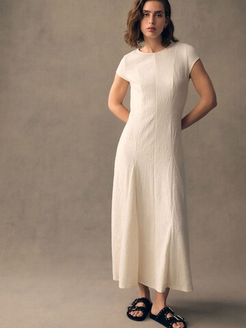 Next Рокля в бежово