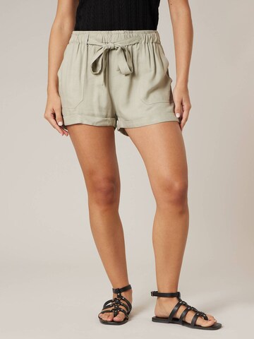 Regular Pantalon 'MERIDA' Deeluxe en vert : devant