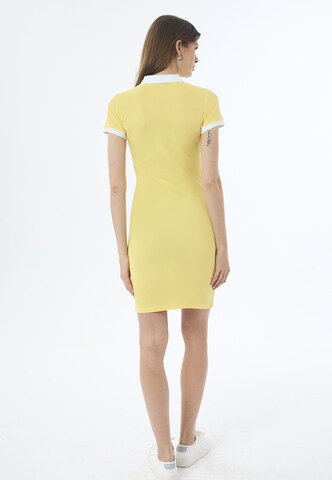 Abito di Jimmy Sanders in giallo