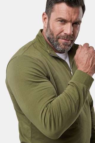 Men Plus Shirt in Grün