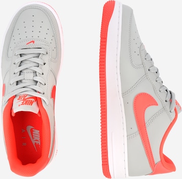 Nike Sportswear Sneaker 'Air Force 1' i grå