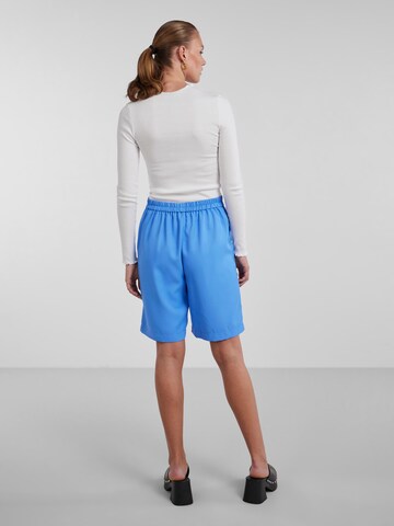 PIECES Loose fit Pleat-front trousers 'TALLY' in Blue
