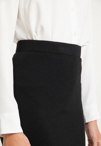 usha BLACK LABEL Skirt in Black