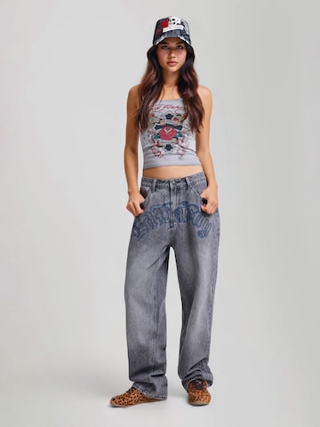 Ed Hardy Overdel 'In Memory Of When I Cared' i grå