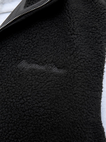 JACK & JONES Vest in Black