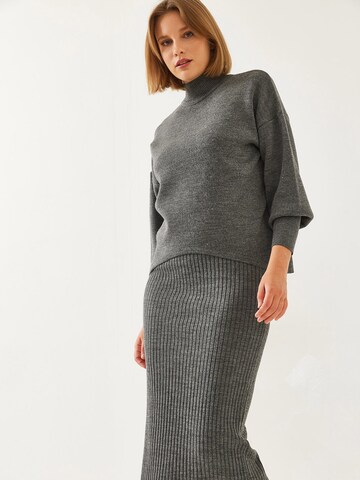 Bianco Lucci Плетена рокля в сиво