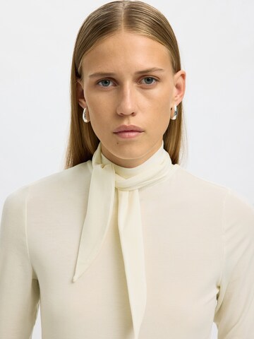 SELECTED - Camiseta 'SLFLINA LANO' en beige