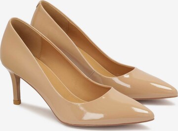 Kazar Pumps in Beige