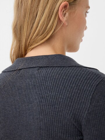 Pullover di Bershka in grigio