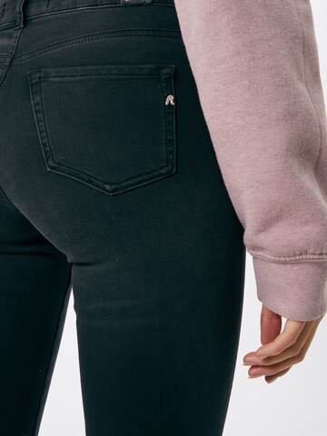 REPLAY Slimfit Jeans 'FAABY' i svart