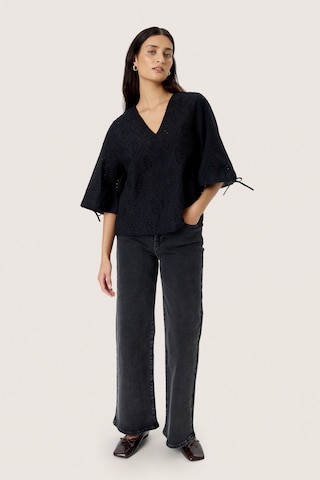 SOAKED IN LUXURY Blouse 'Joella' in Black