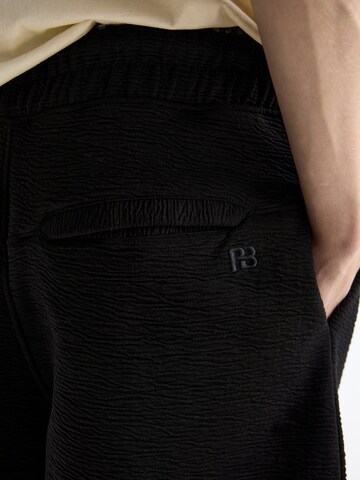 Largi Pantaloni de la Pull&Bear pe negru