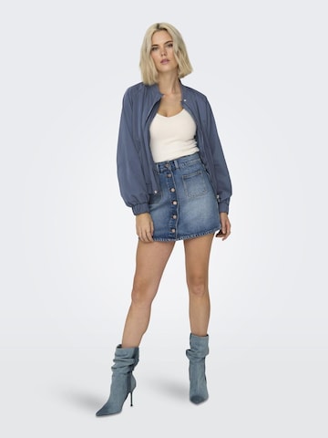 Veste mi-saison 'MINNA' ONLY en bleu