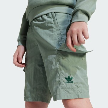 ADIDAS ORIGINALS regular Παντελόνι σε πράσινο