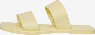 VERO MODA Mules 'Sun Glow' in Yellow: front