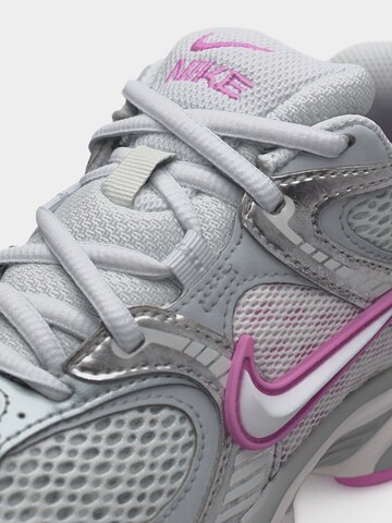 Nike Sportswear Nízke tenisky 'V5' - Sivá