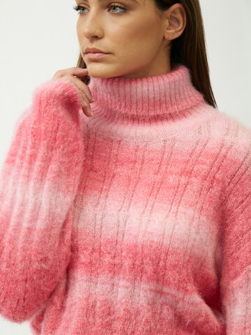 Pullover di Influencer in rosa