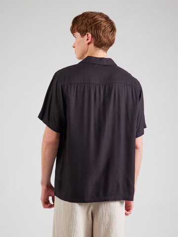 TOPMAN - Ajuste regular Camisa en negro