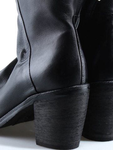 A.S.98 - Botas pelo tornozelo 'Romy' em preto: atrás