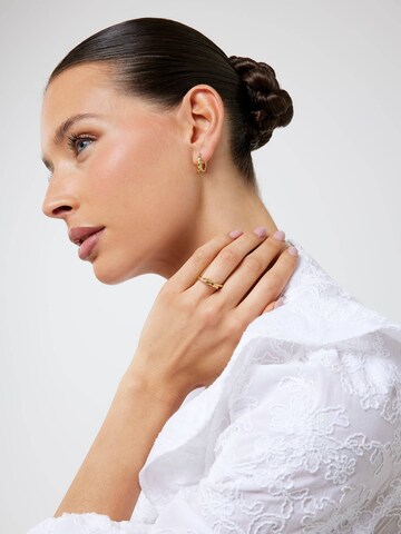 GUESS Ohrringe 'Hold me tight' in Gold