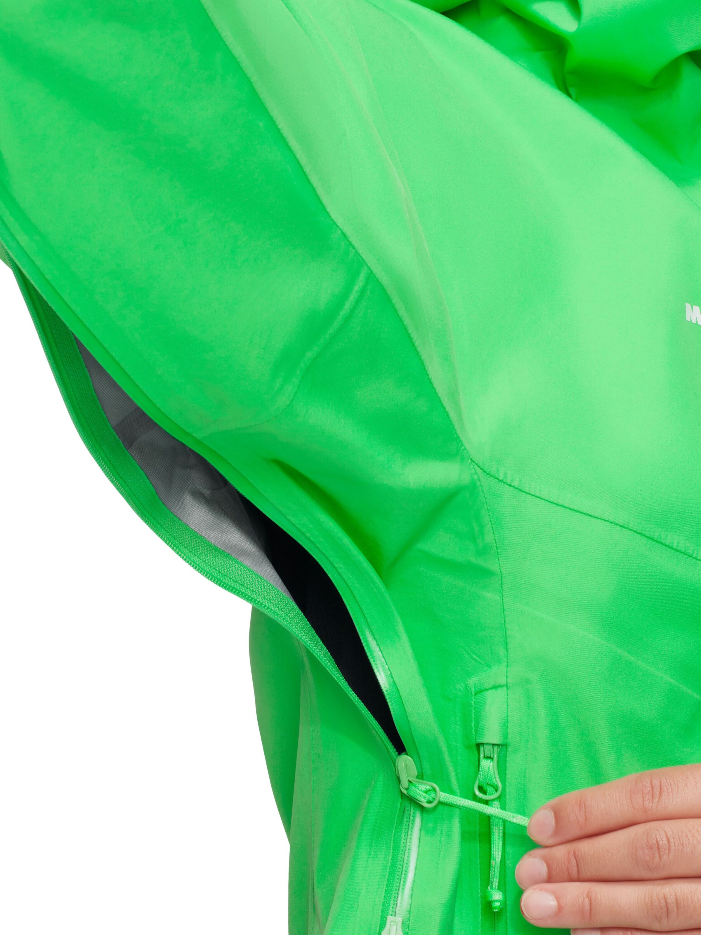 MAMMUT Outdoor Jacket in Green