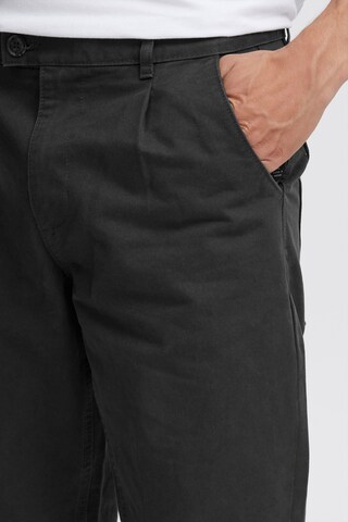 BLEND Regular Pleat-Front Pants in Black