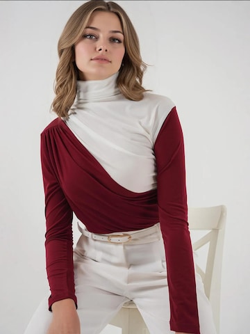 Bigdart - Blusa em vermelho: frente