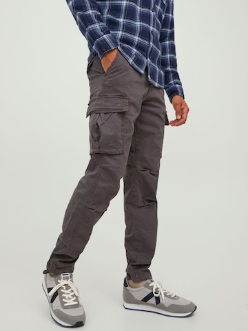 JACK & JONES - regular Pantalón cargo 'Ace Tucker' en marrón