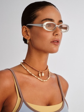 Lunettes de soleil 'OUTTA LOVE' LE SPECS en blanc