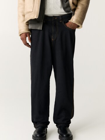 Loosefit Jeans di Pull&Bear in nero: frontale