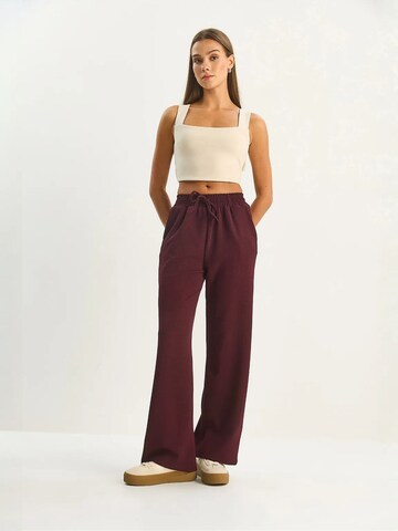 Bianco Lucci Wide leg Trousers in Red