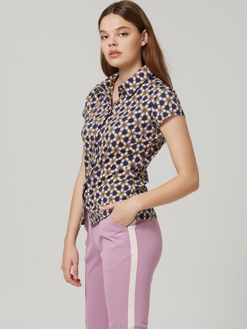 4funkyflavours Blouse 'Cascade' in Blauw: voorkant