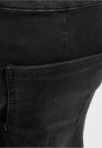 2Y Premium Tapered Cargo jeans in Black
