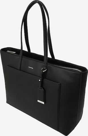 Shopper 'Must' di Calvin Klein in nero