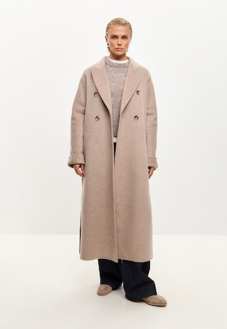 CESARE GASPARI Between-seasons coat in Beige: front