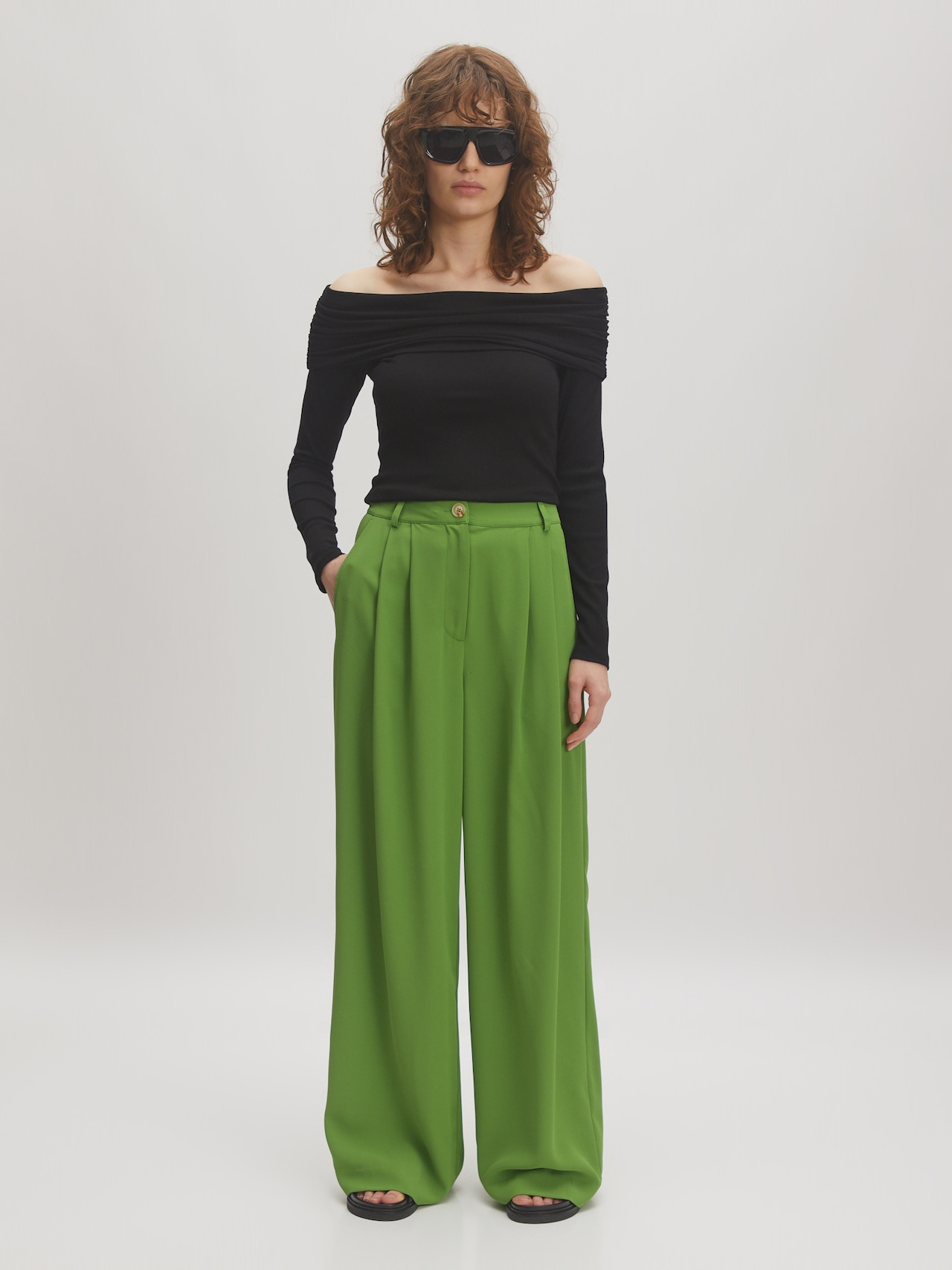 EDITED Produits T-shirt 'Manja' noir