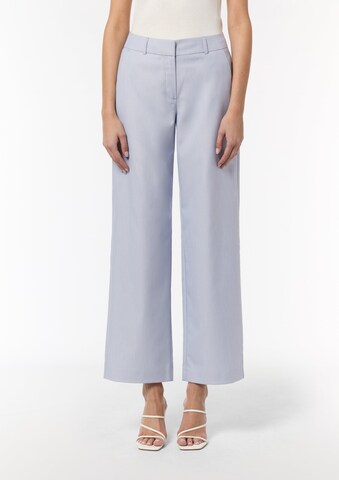 COMMA Regular Pants in Blue: front