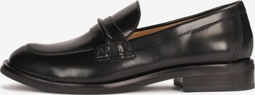 Kazar Classic Flats in Black: front