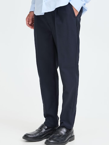 Casual Friday Zwężany krój Chinosy 'Marc' w kolorze niebieski