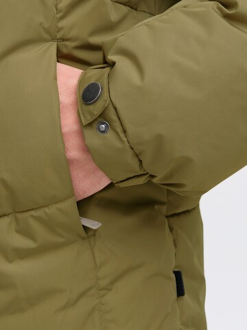 !Solid Winter jacket in Green