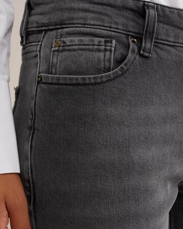 WE Fashion Regular Jeans i grå