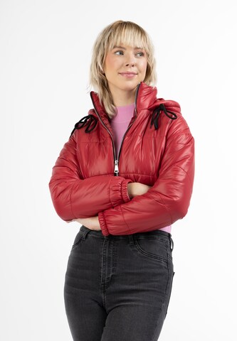 MYMO Between-Season Jacket in Red: front