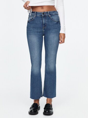 Pull&Bear Flared Jeans in Blau: Vorderseite