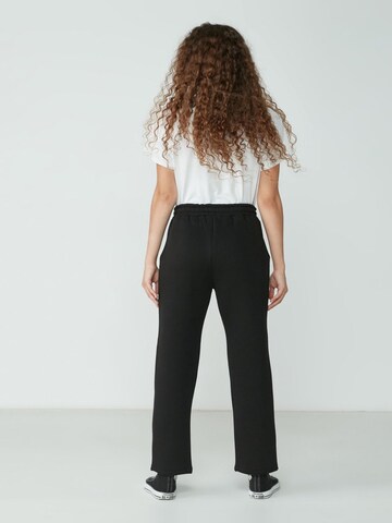 C&City Loose fit Trousers in Black