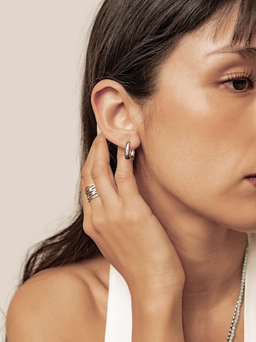 Orecchini 'Bold Dome Hoop' di Hey Happiness in argento: frontale