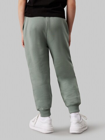 Tapered Pantaloni di Calvin Klein Jeans in verde