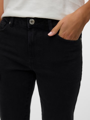 Slimfit Jeans 'VMAMARA' di VERO MODA in nero