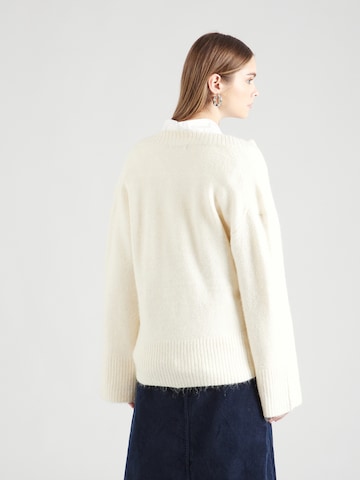 Gina Tricot Пуловер в бяло