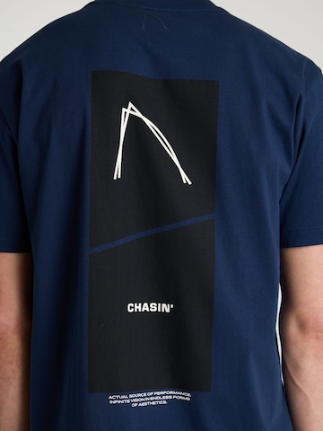 CHASIN' T-Shirt 'Trez' in Blau